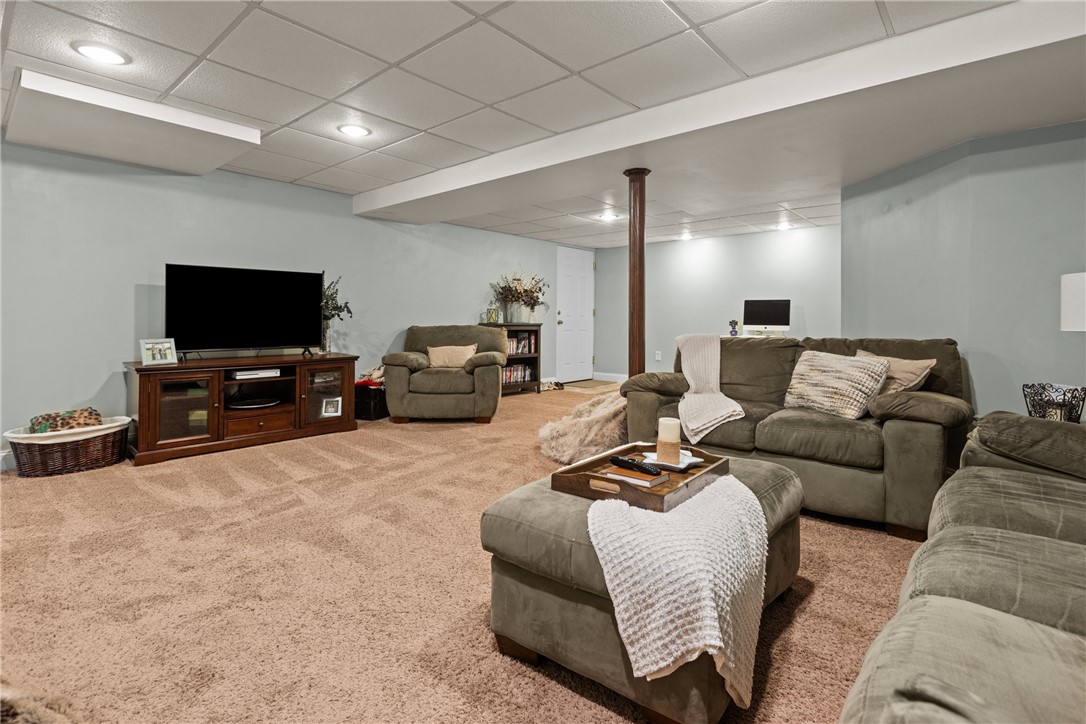 208 E Harbison Rd