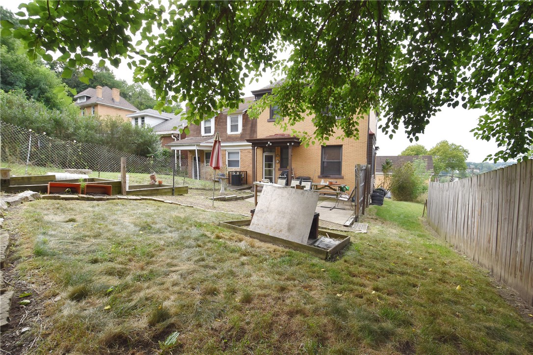 122 Santron Ave