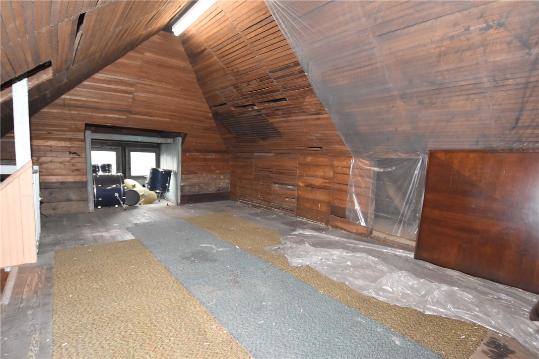 122 Santron Ave