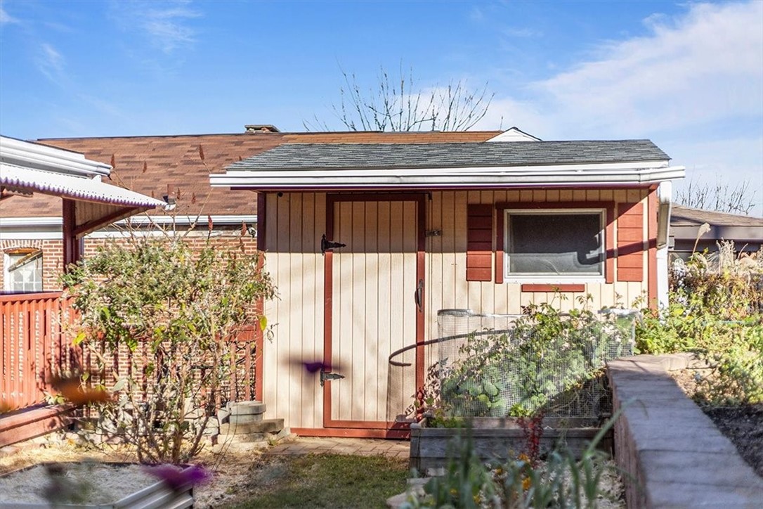 1209 Earlham
