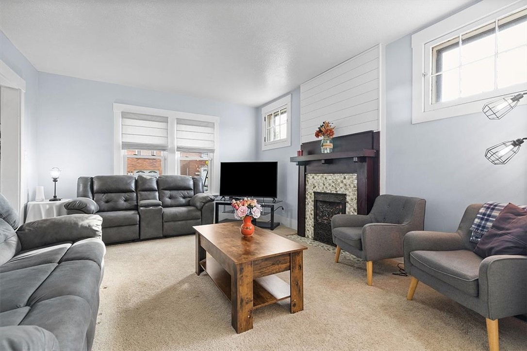 2300 Saranac Ave