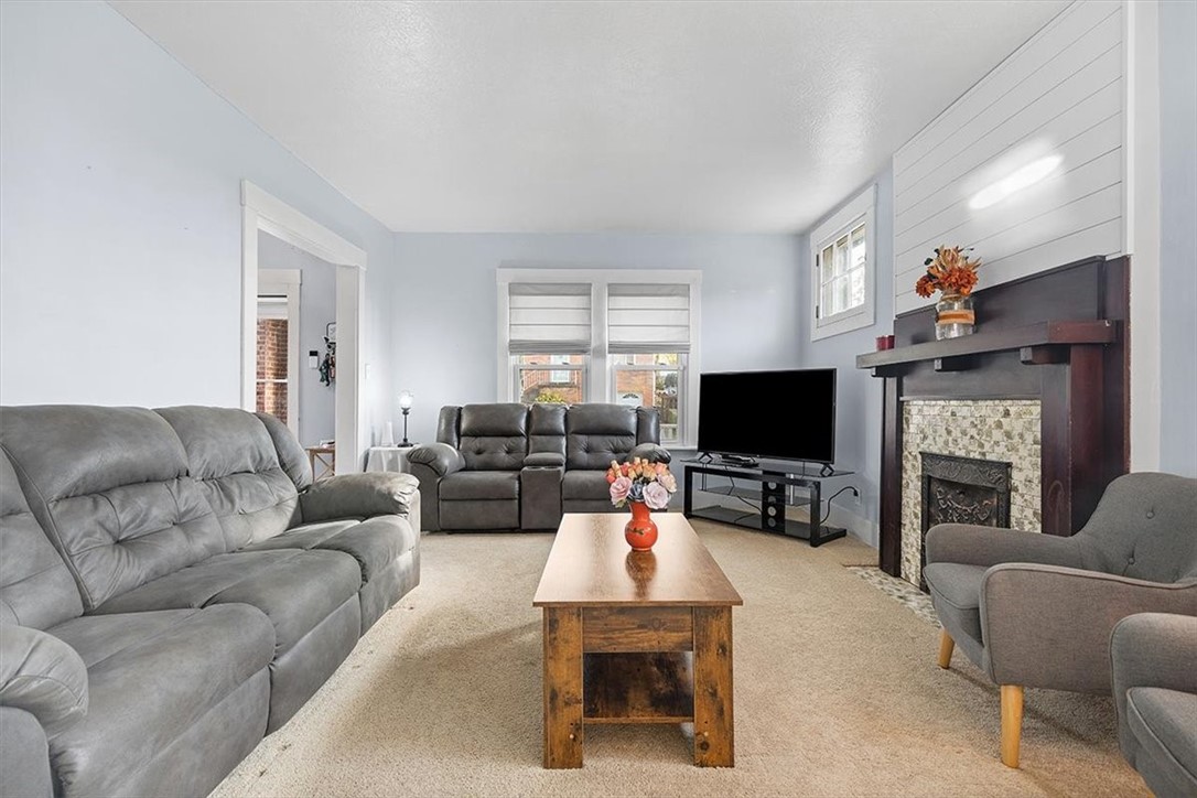2300 Saranac Ave