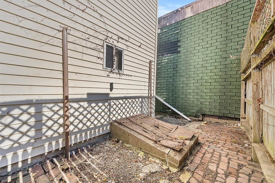 833 Spring Garden