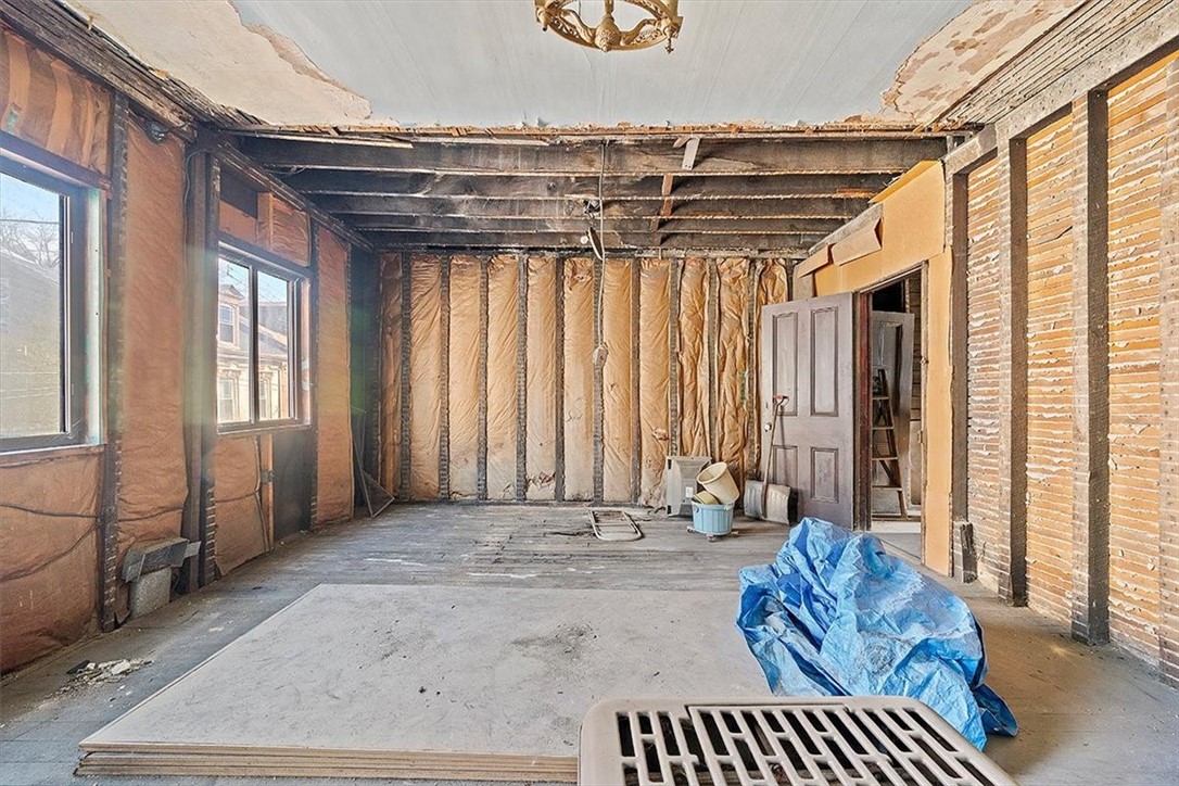833 Spring Garden