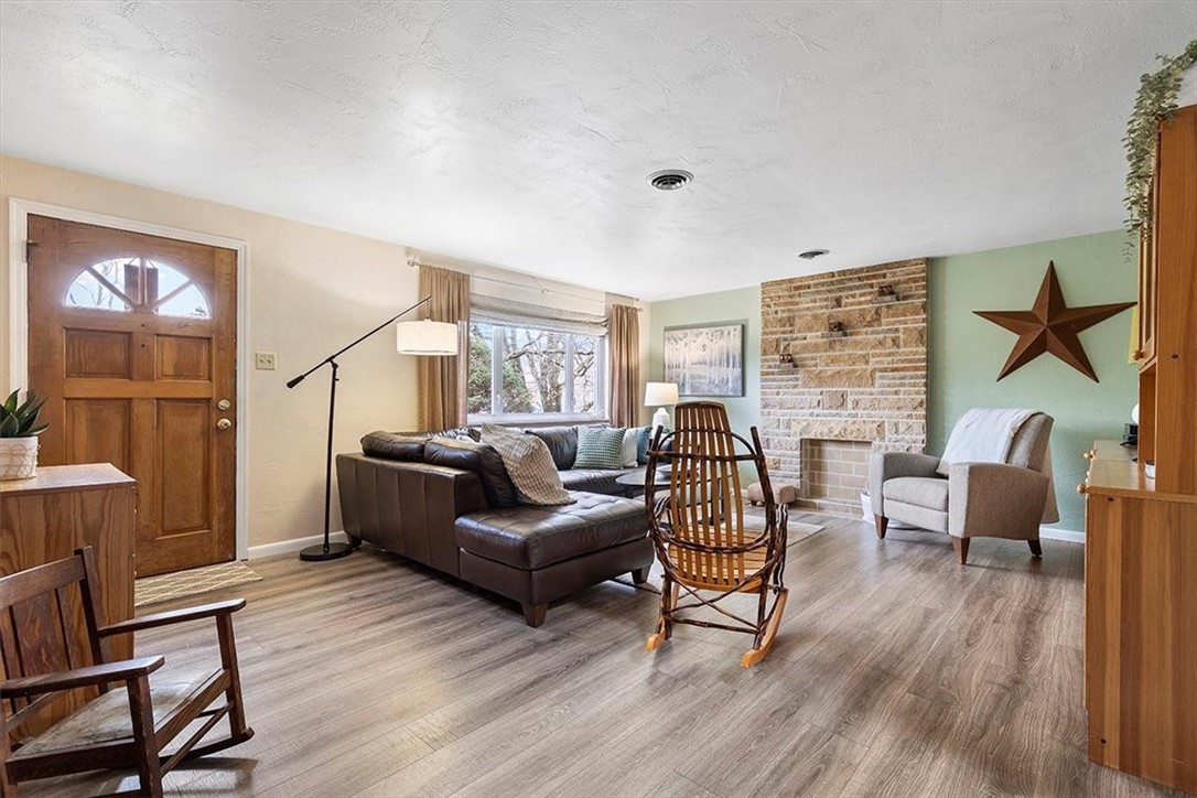 1301 Grouse Dr