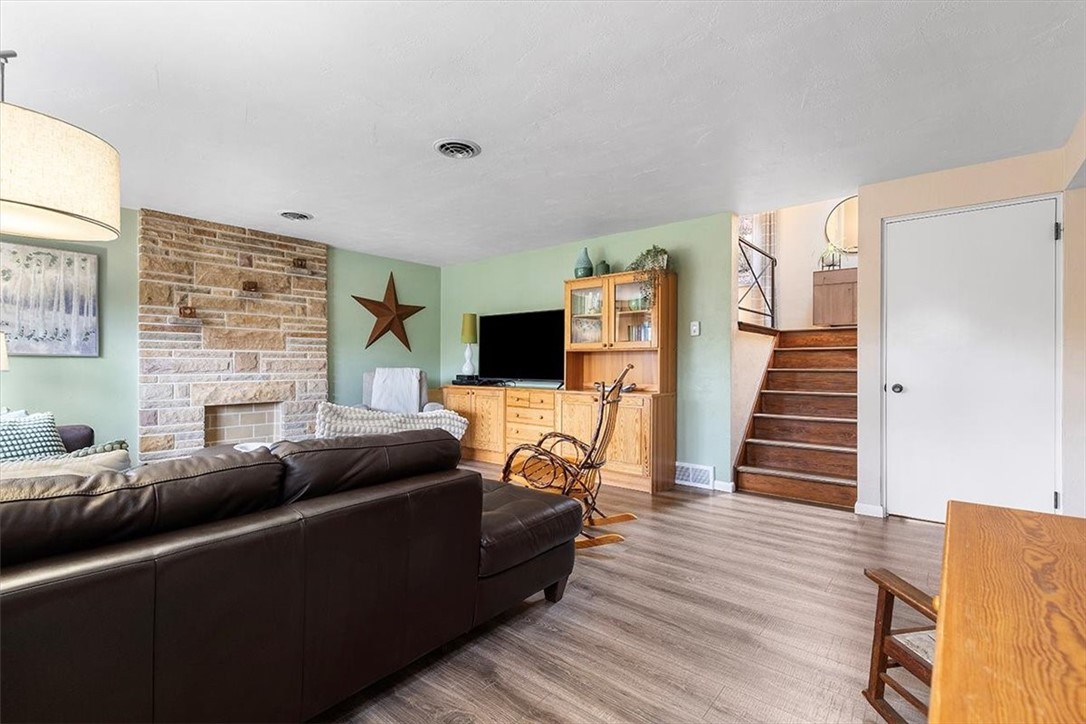 1301 Grouse Dr
