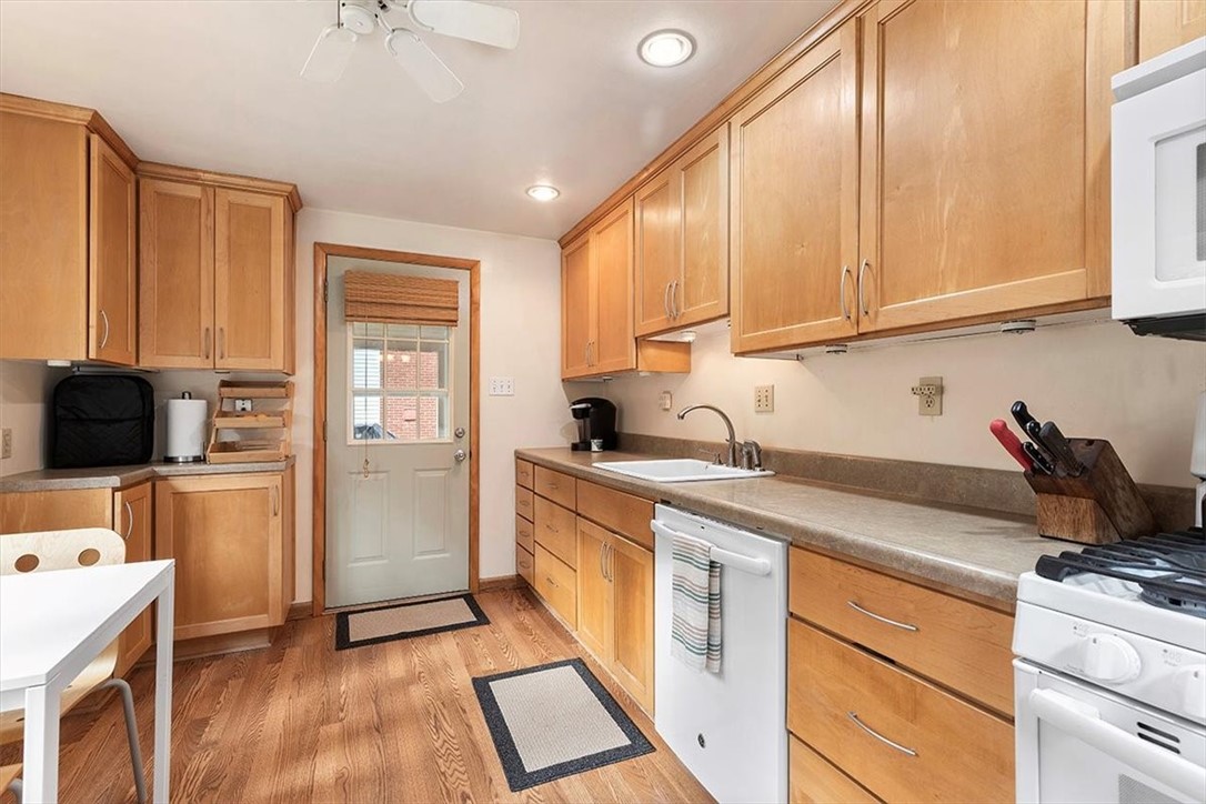 1301 Grouse Dr
