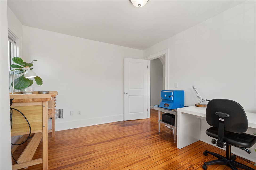 1117 Woodbourne Ave