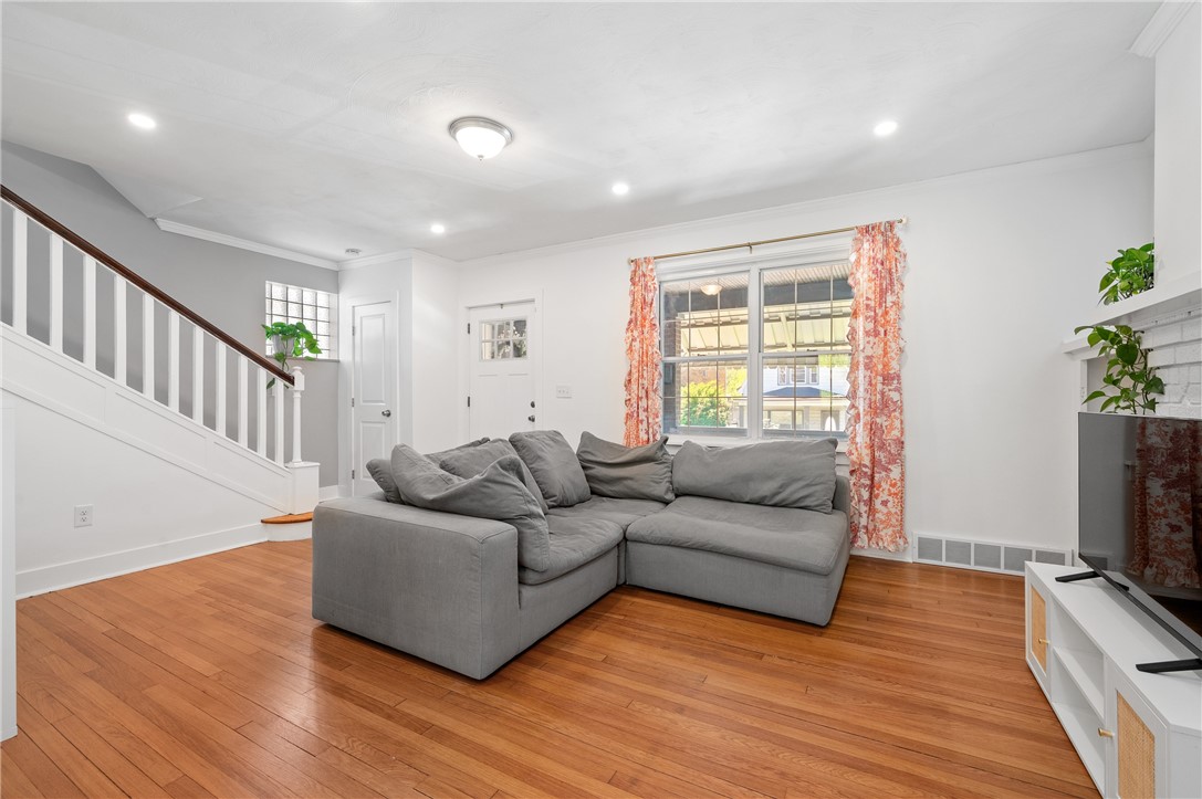 1117 Woodbourne Ave