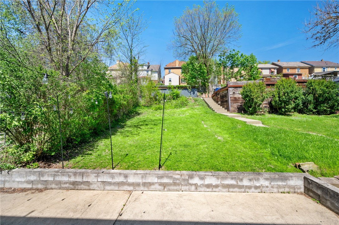 1117 Woodbourne Ave