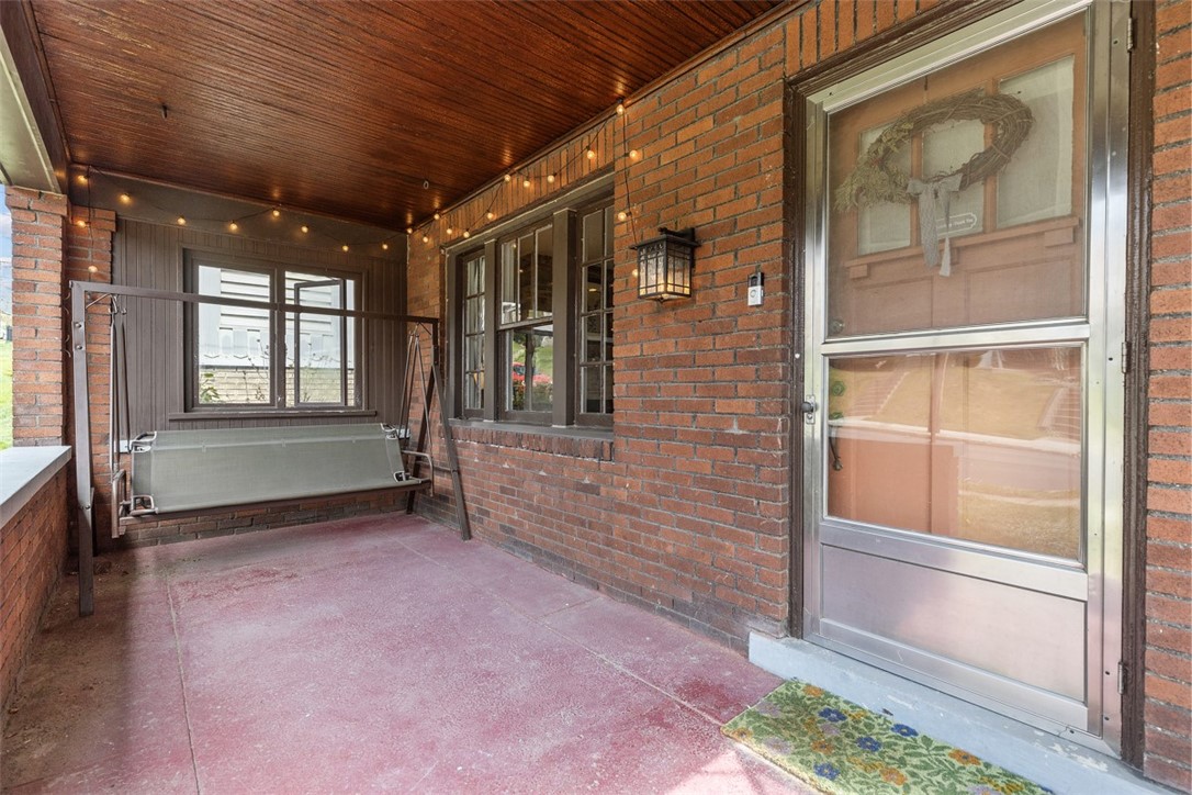729 Woodbourne Ave