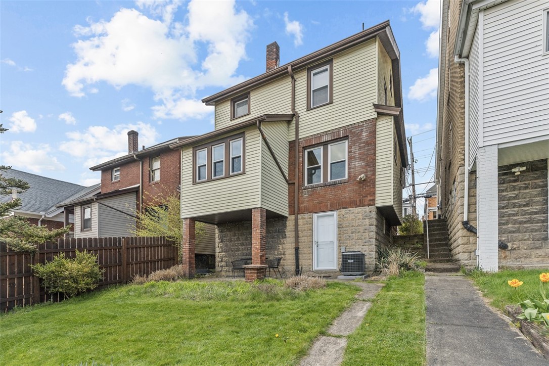 729 Woodbourne Ave