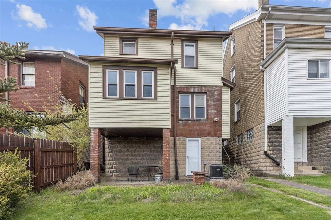 729 Woodbourne Ave