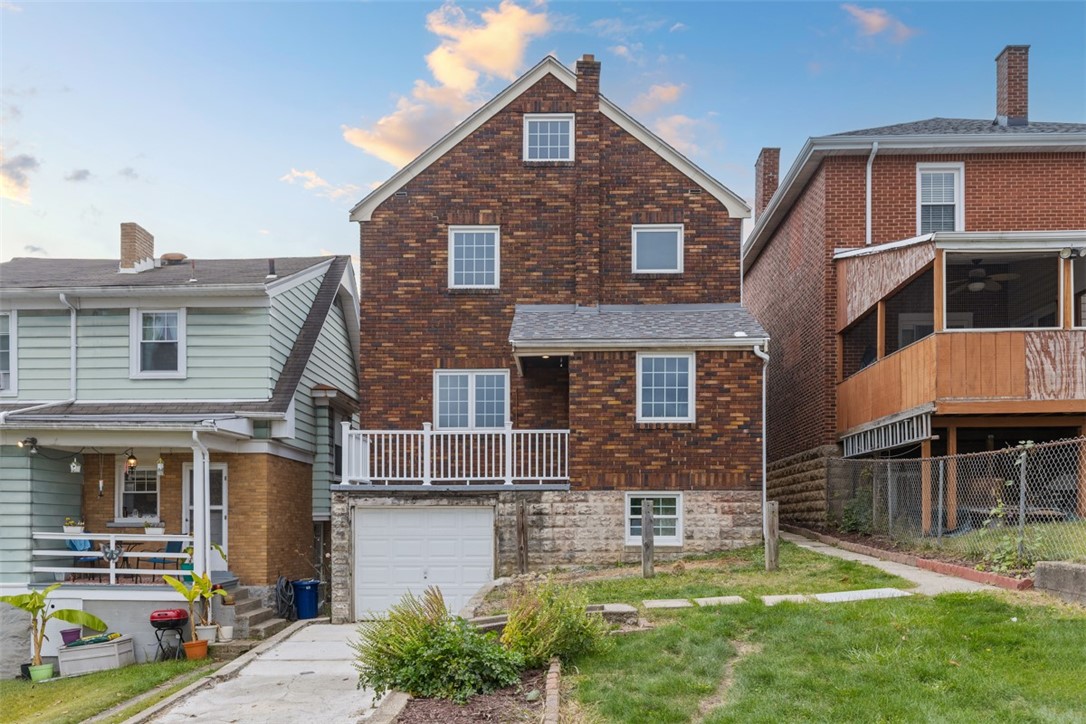 821 Rossmore Ave