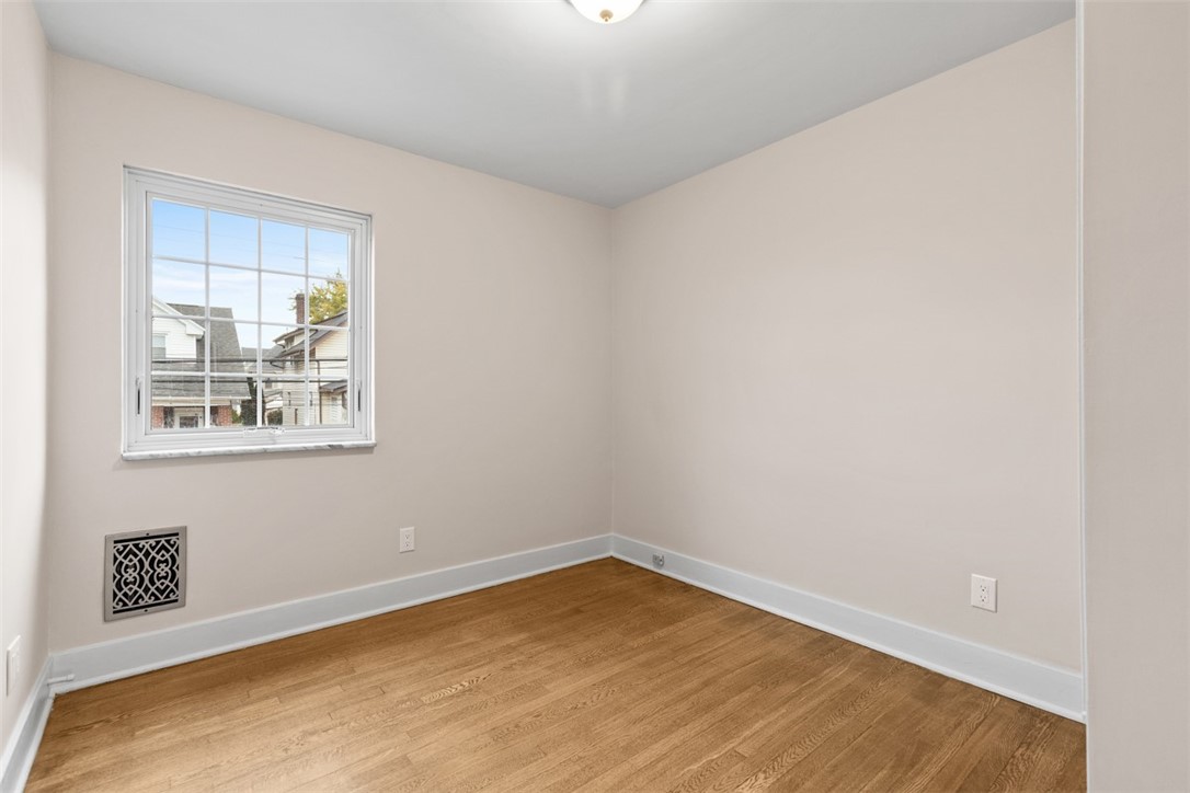 821 Rossmore Ave