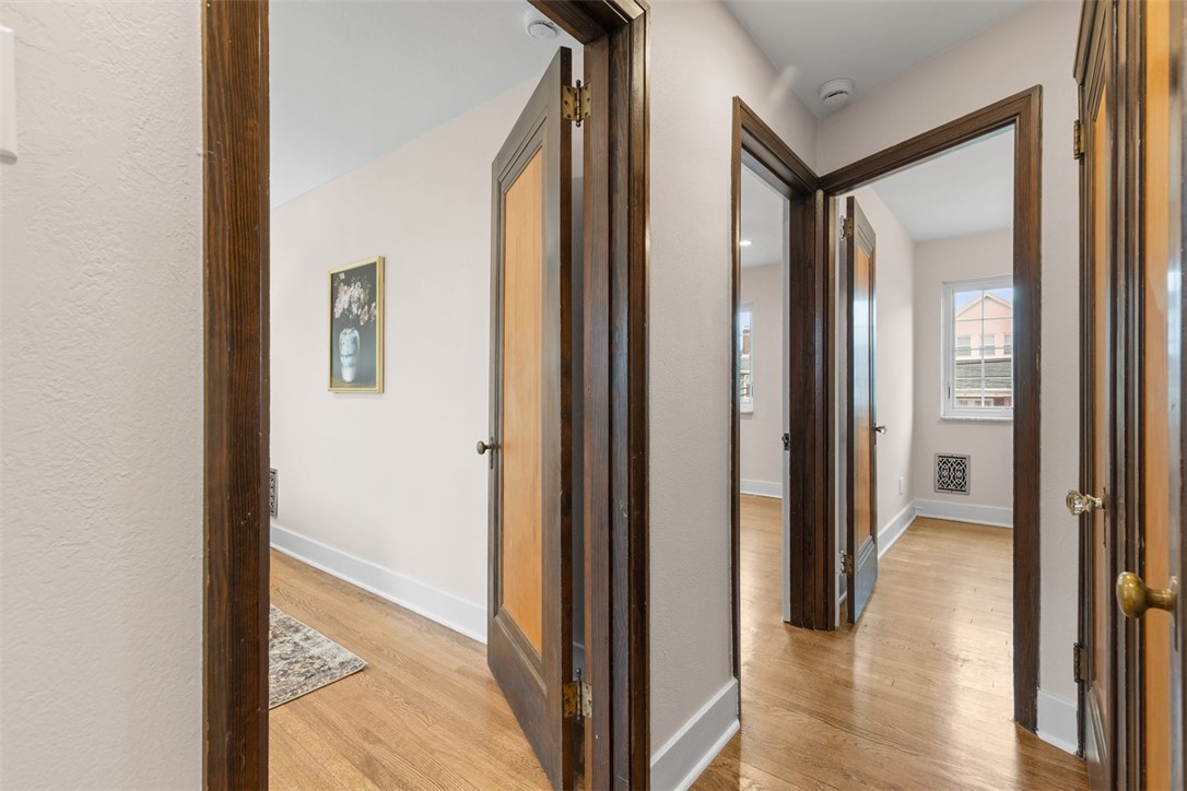 821 Rossmore Ave