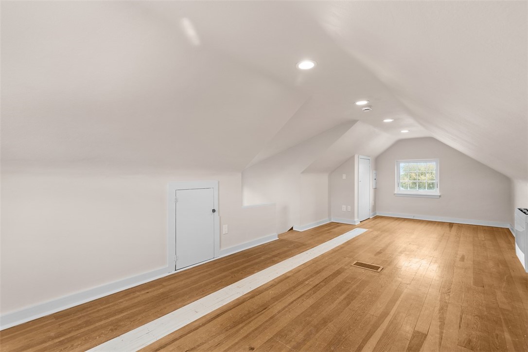 821 Rossmore Ave