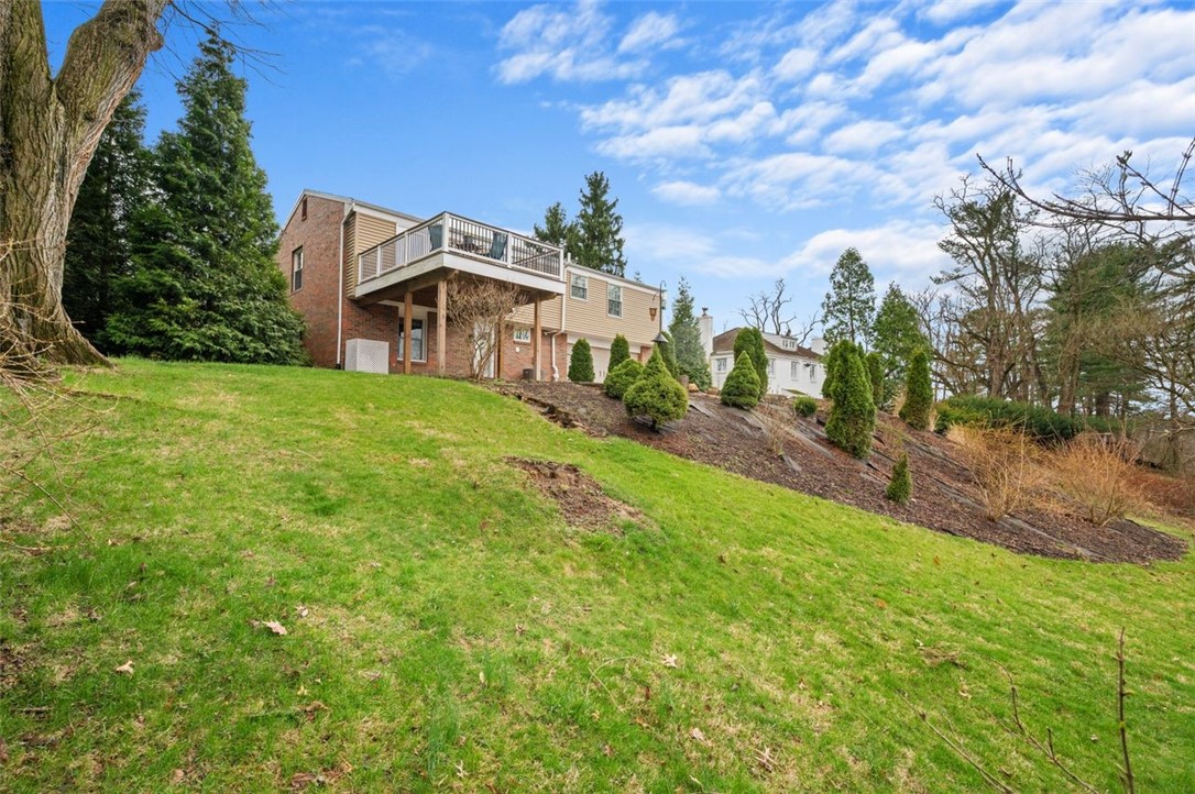 1587 Ashlawn Dr
