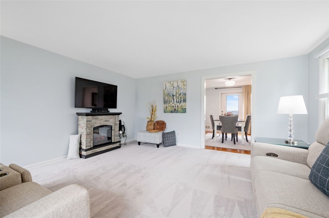 1587 Ashlawn Dr