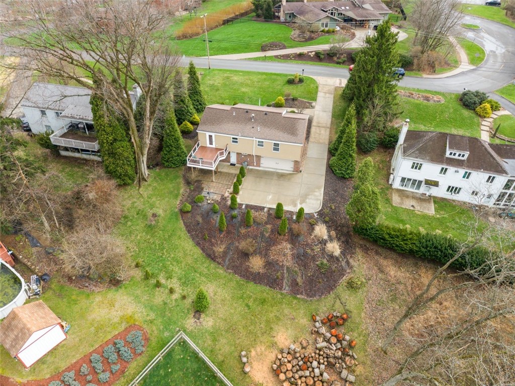 1587 Ashlawn Dr