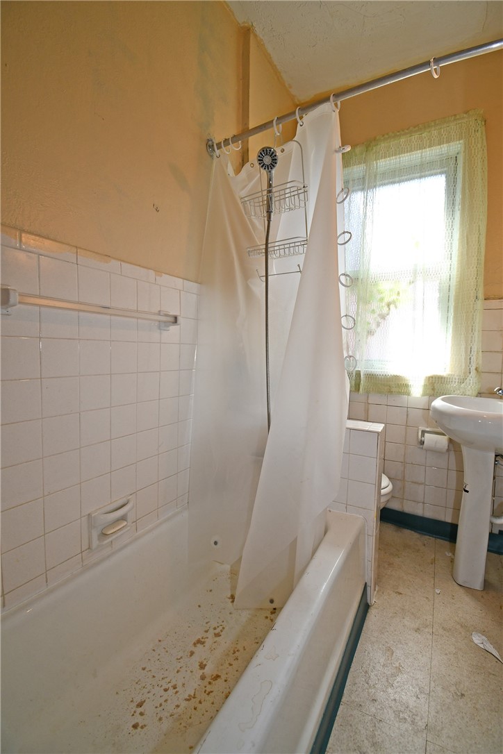 320 JACKSONIA ST