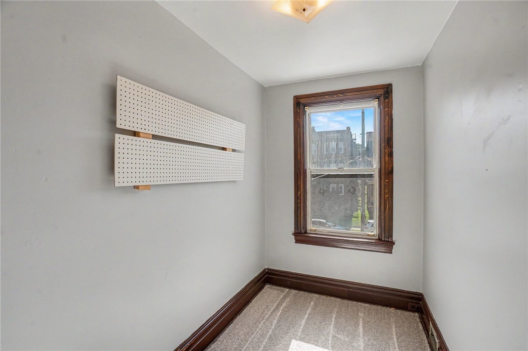 228 S Millvale