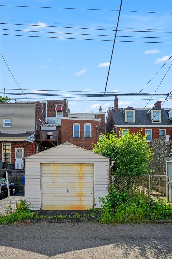 228 S Millvale