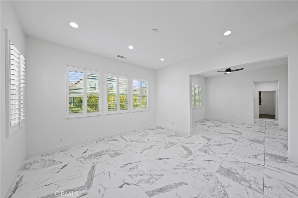 618 W Tribella Court