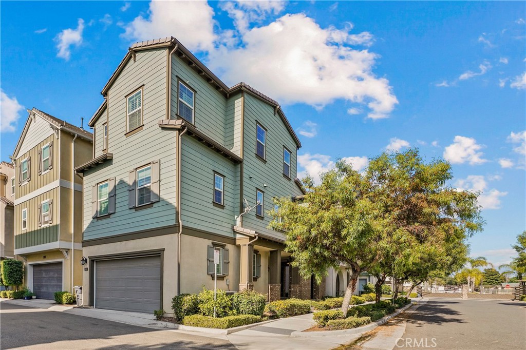 618 W Tribella Court