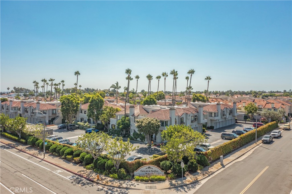 4772 Tiara Drive 203