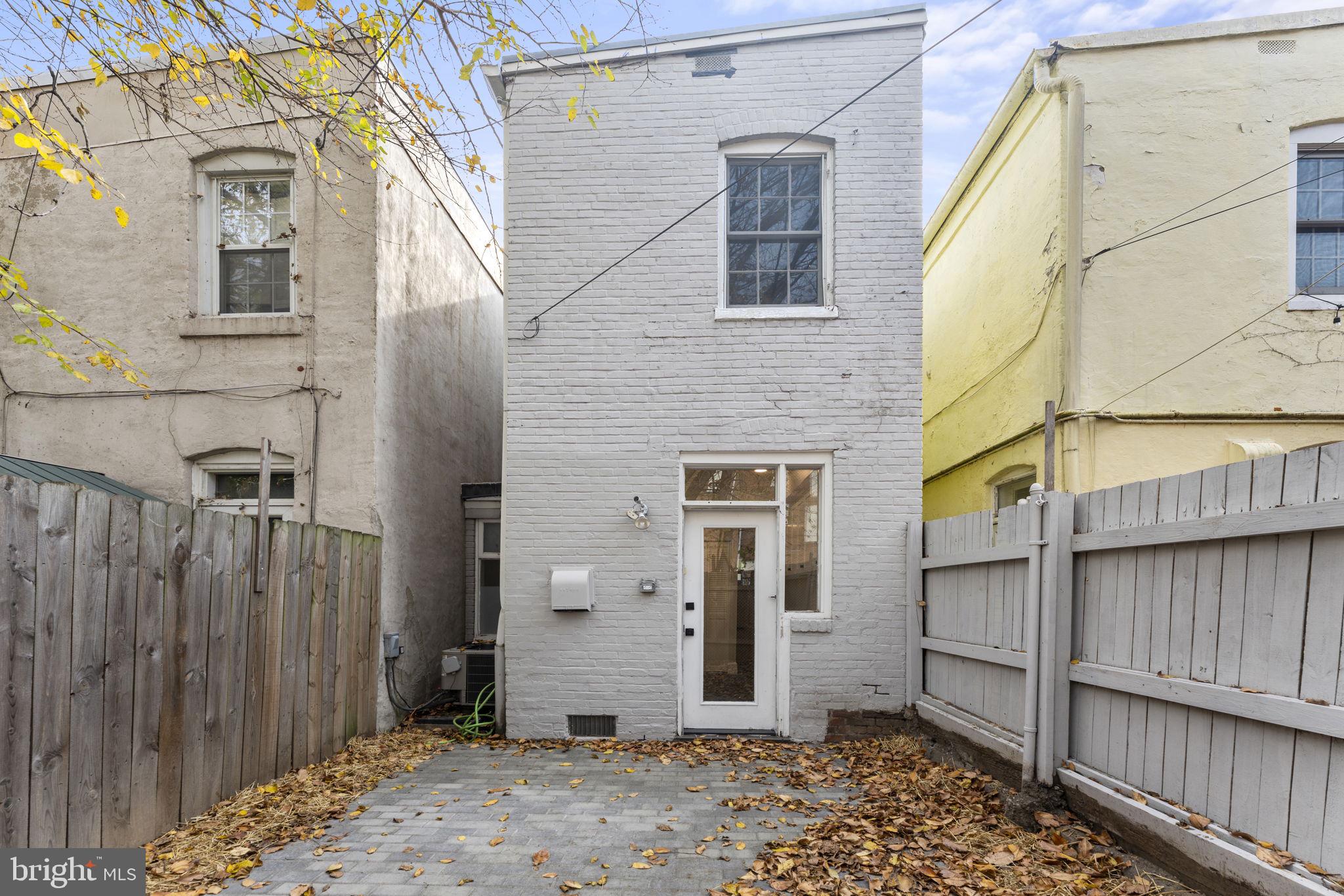 2423 I Street NW
