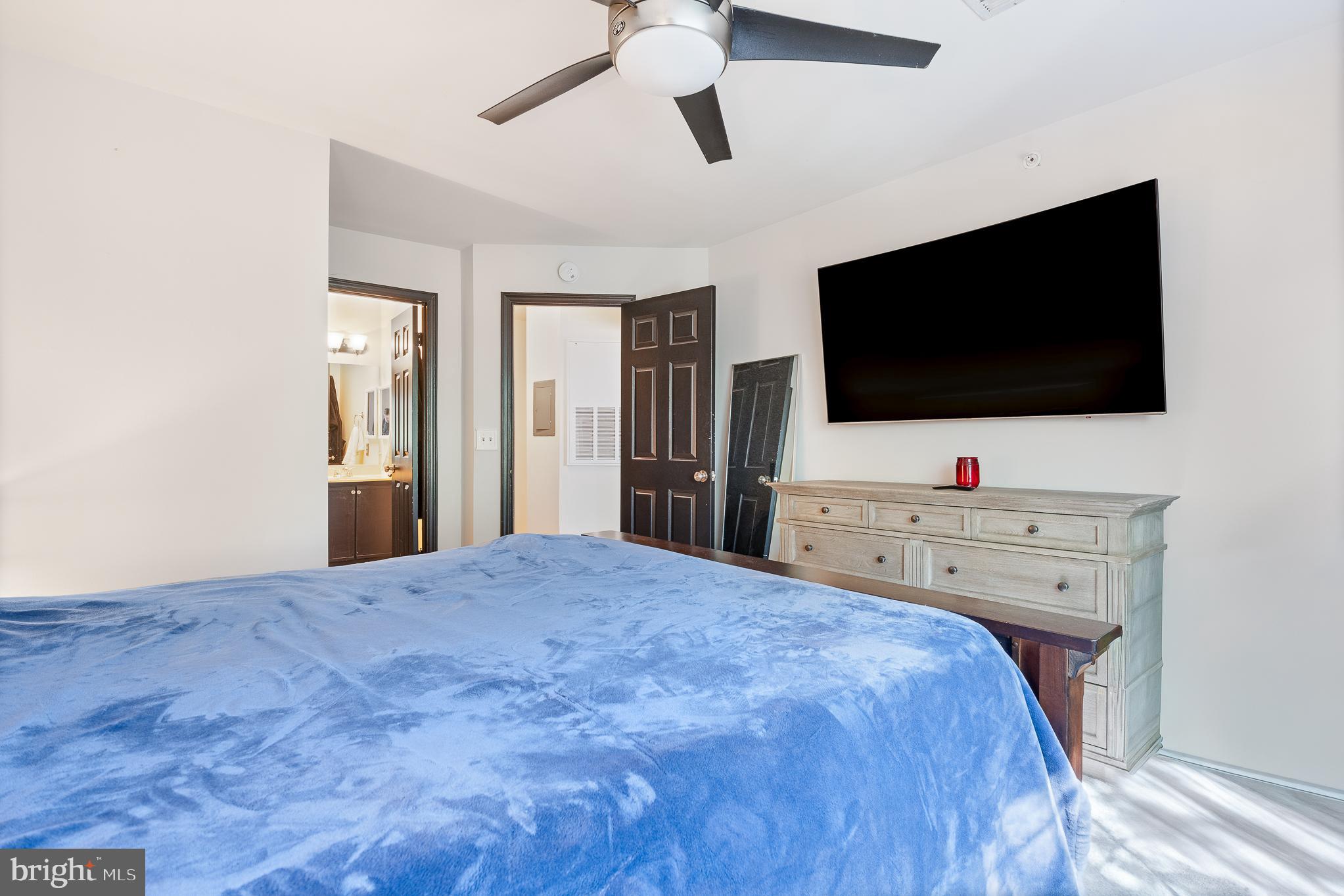 10823 HAMPTON MILL TERRACE 1117 - CONDO #360