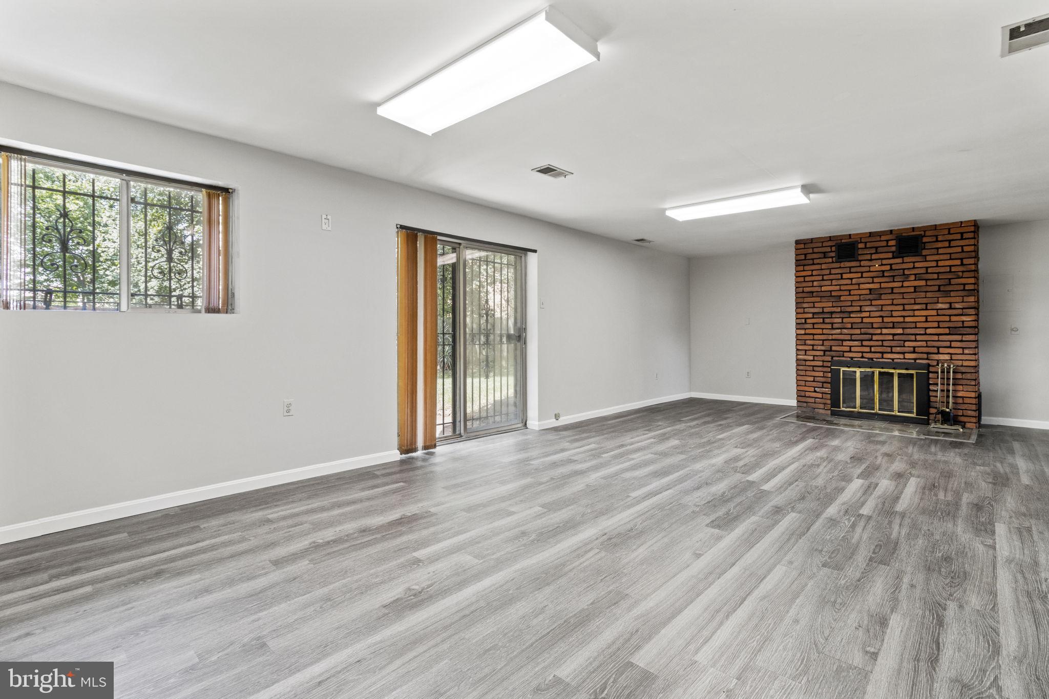 6211 CARYHURST DRIVE