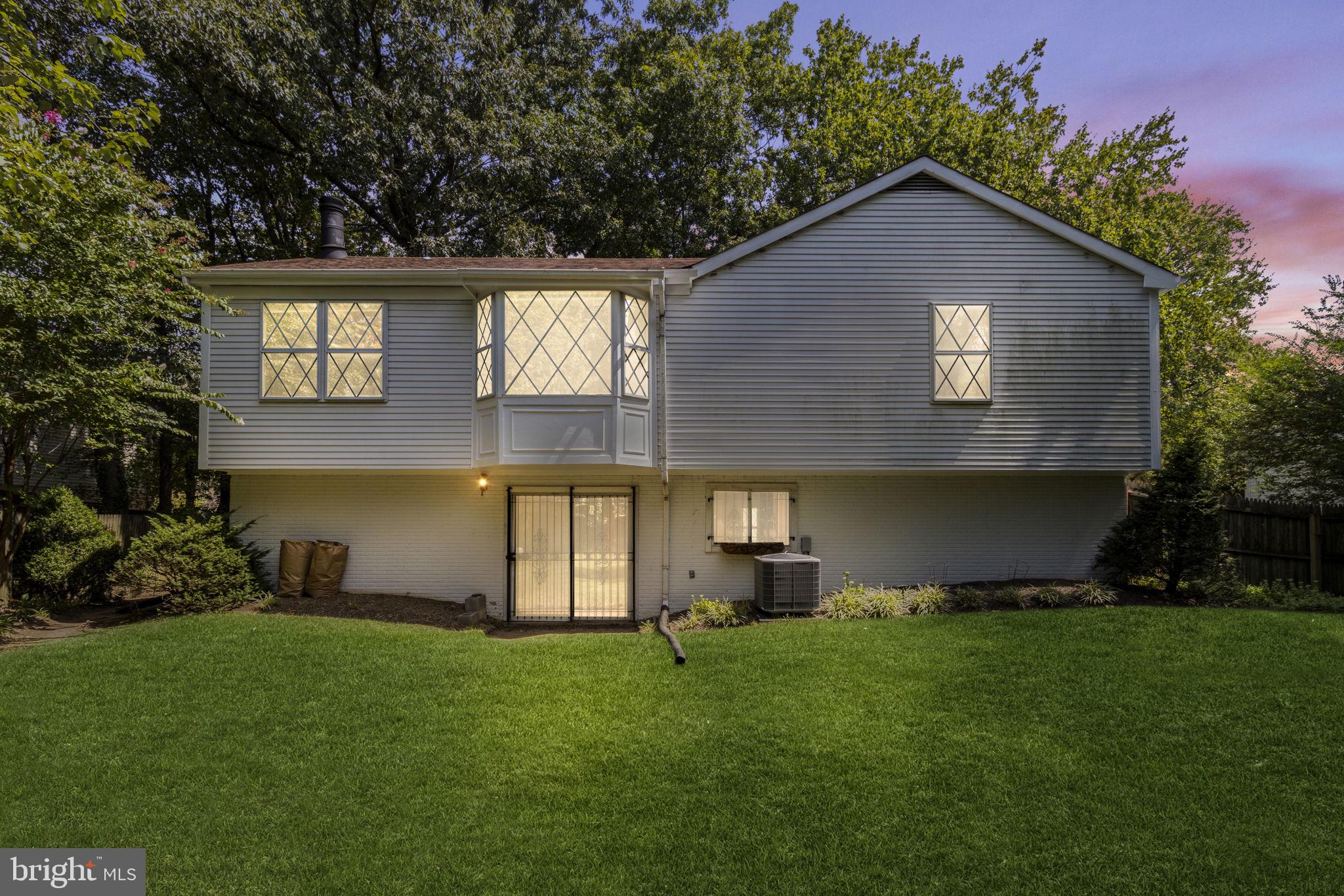 6211 CARYHURST DRIVE
