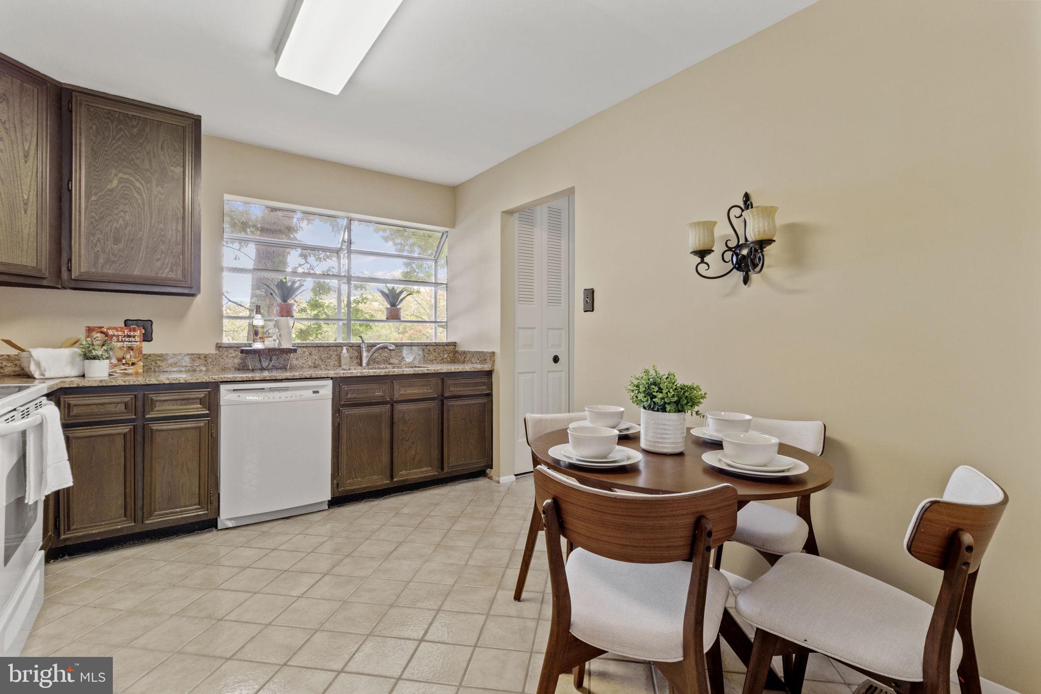 6211 CARYHURST DRIVE