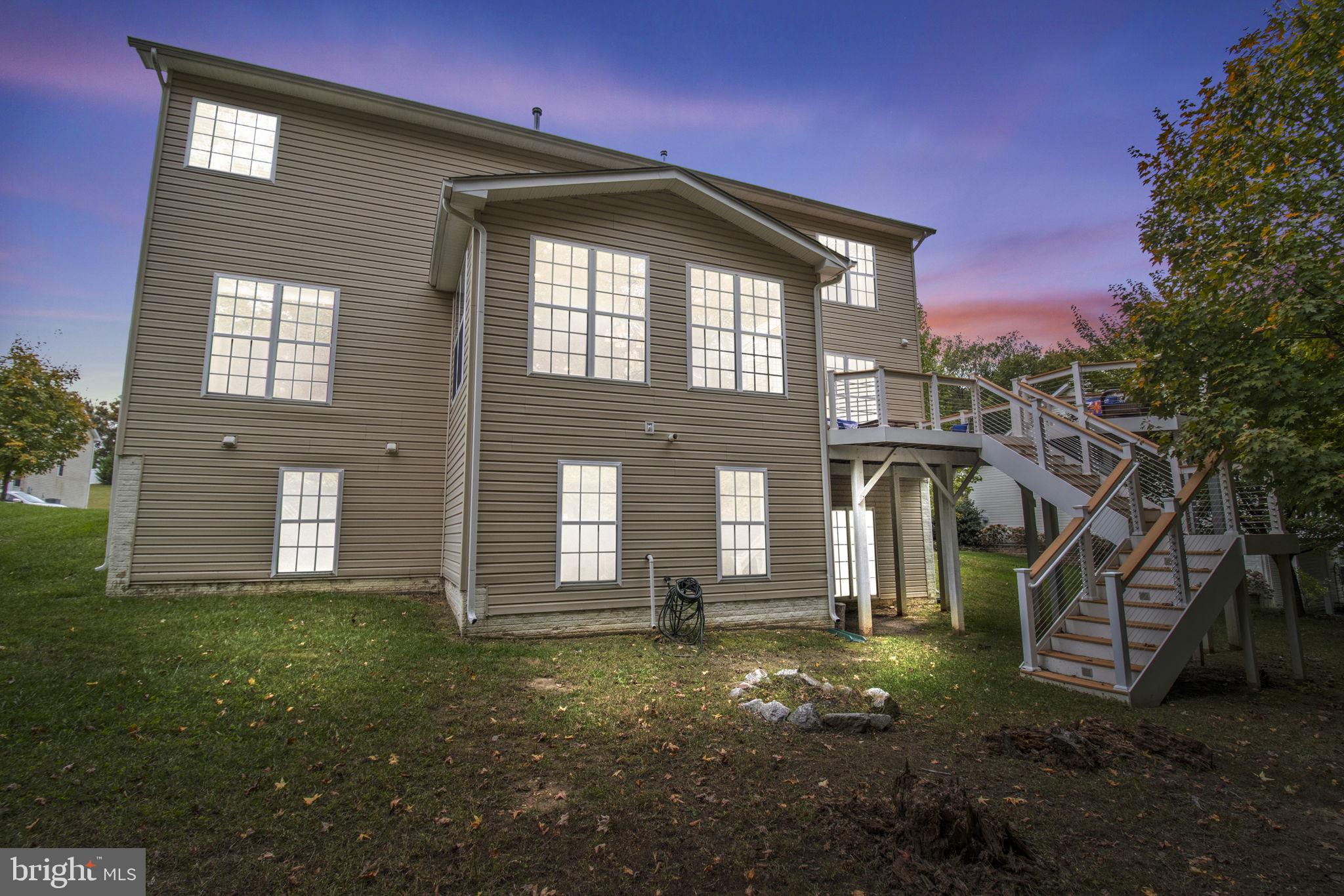 8806 Nancy LANE