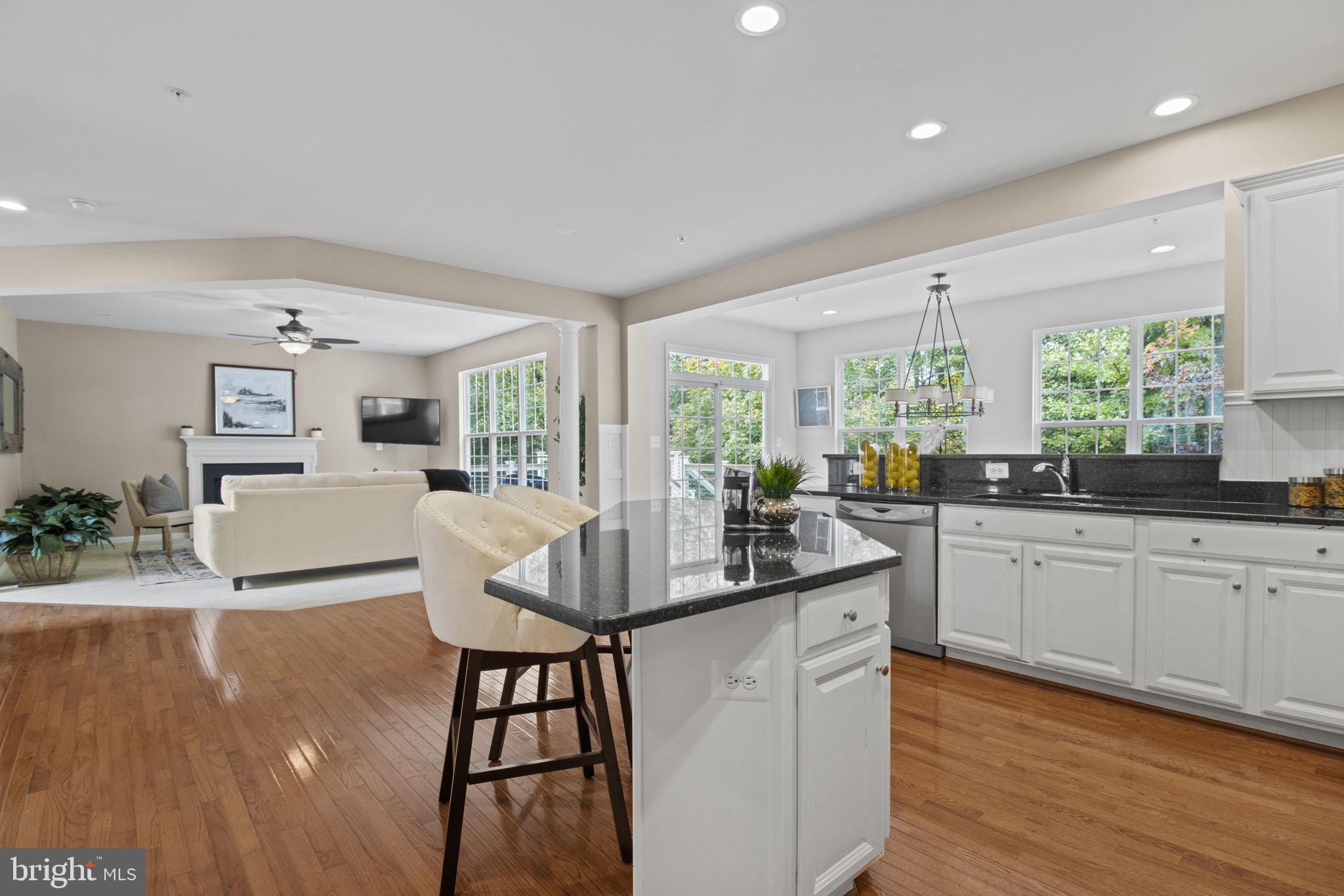 8806 Nancy LANE