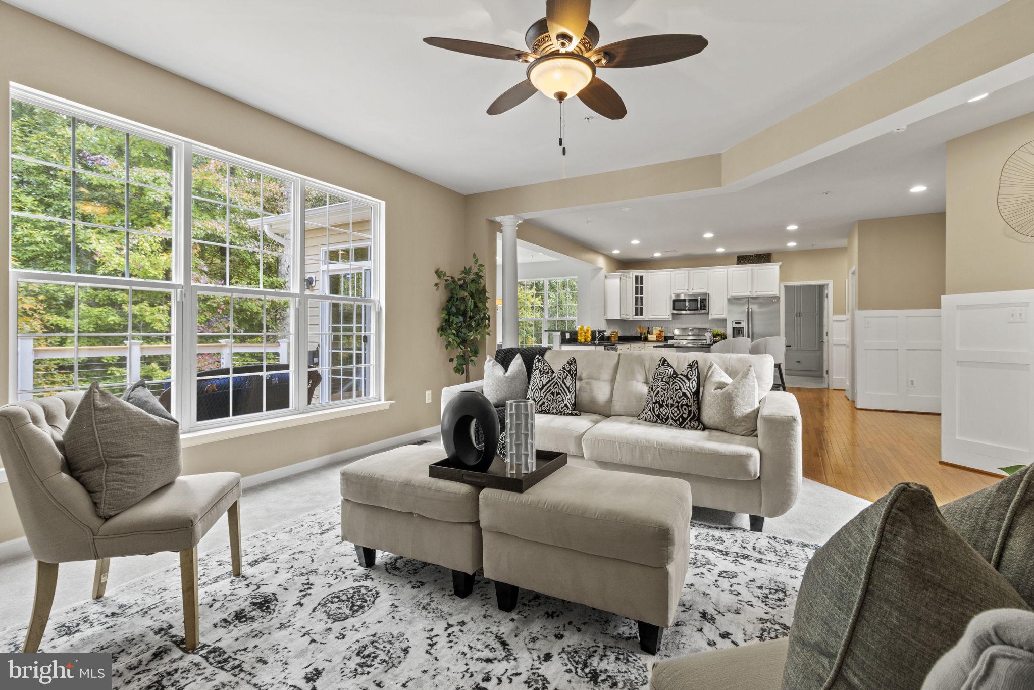 8806 Nancy LANE