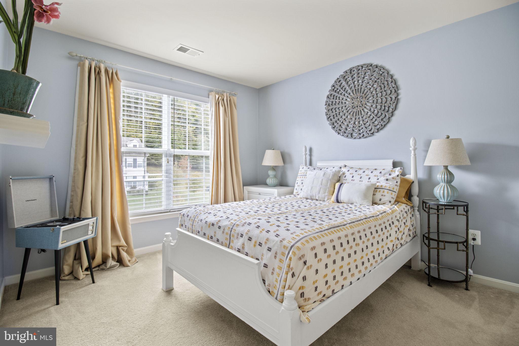 8806 Nancy LANE