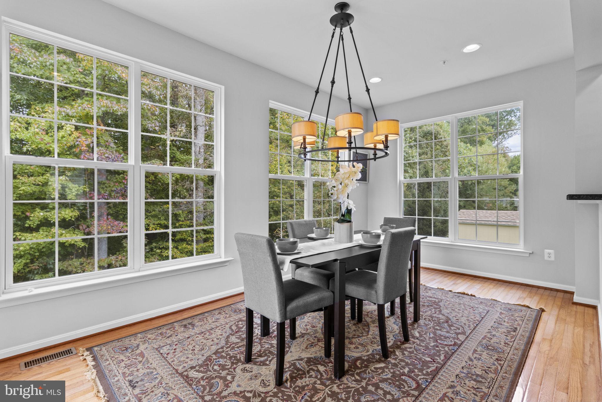 8806 Nancy LANE