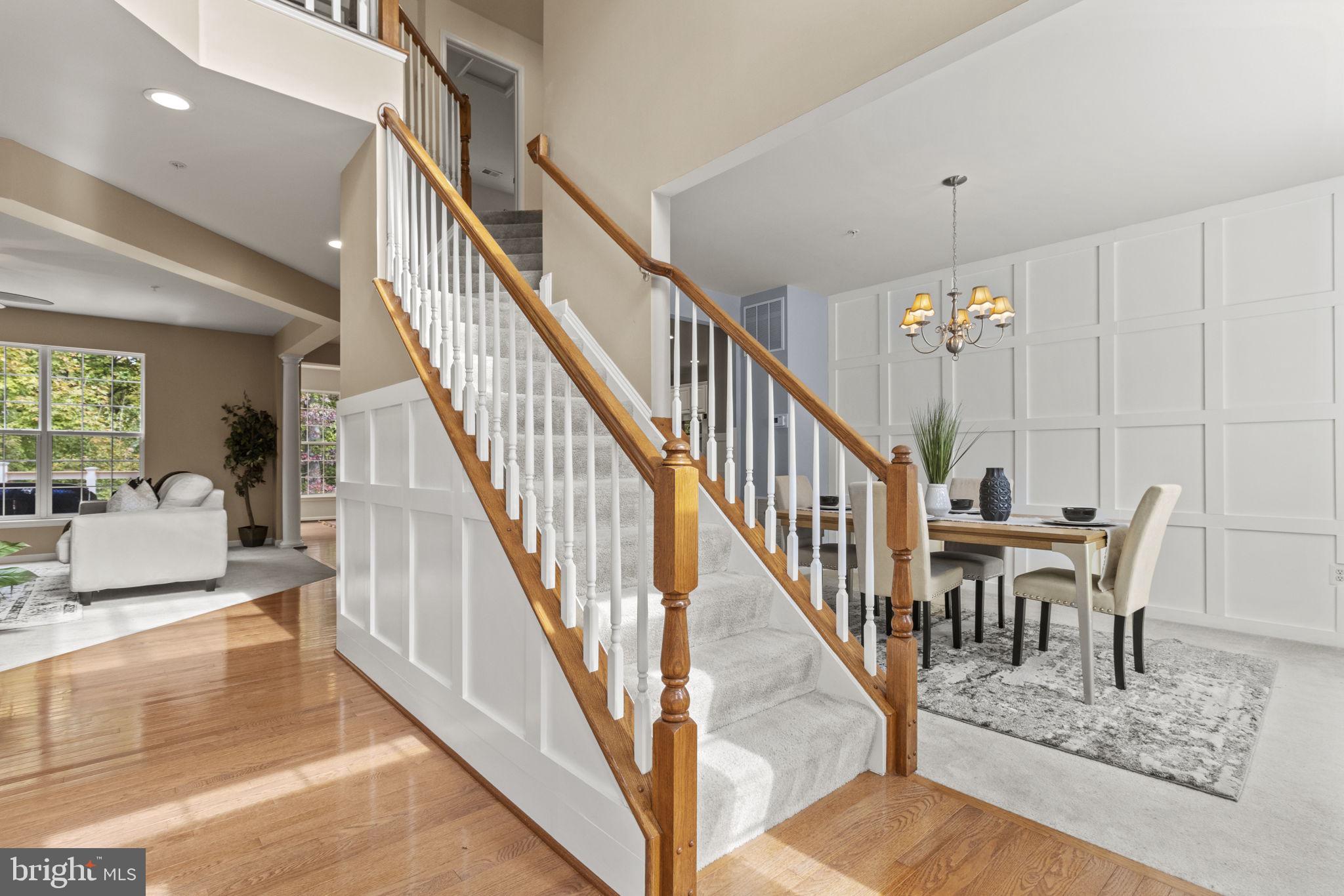 8806 Nancy LANE