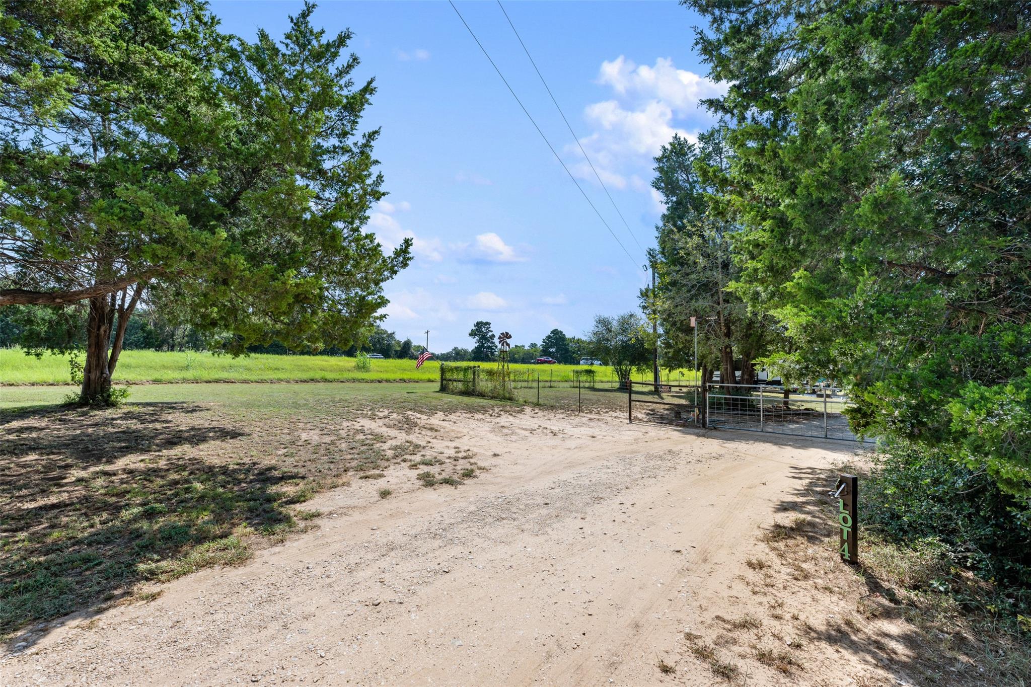 2057 Us-290 Highway E # 1, McDade Unit: 1