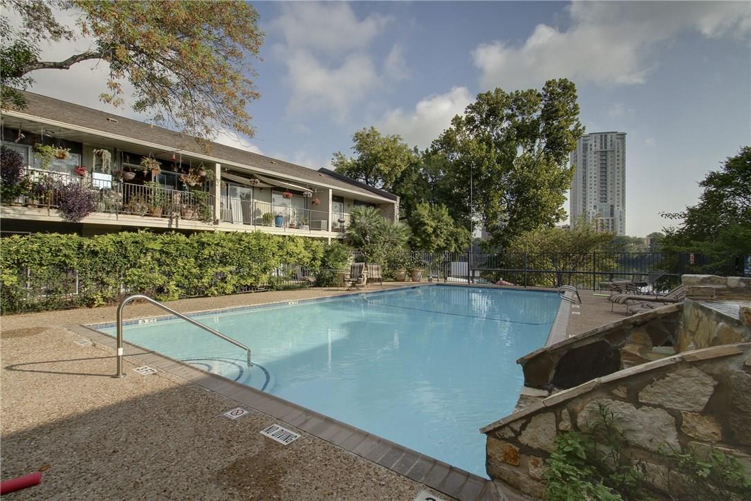 500 E Riverside DR # 136
