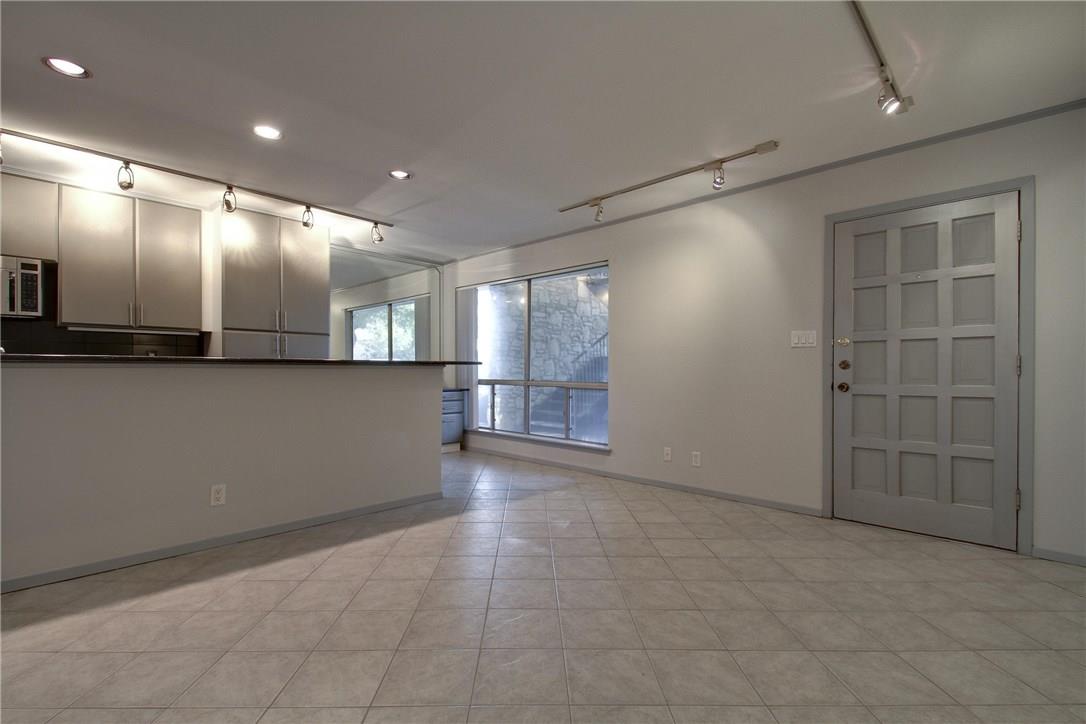 500 E Riverside DR # 136