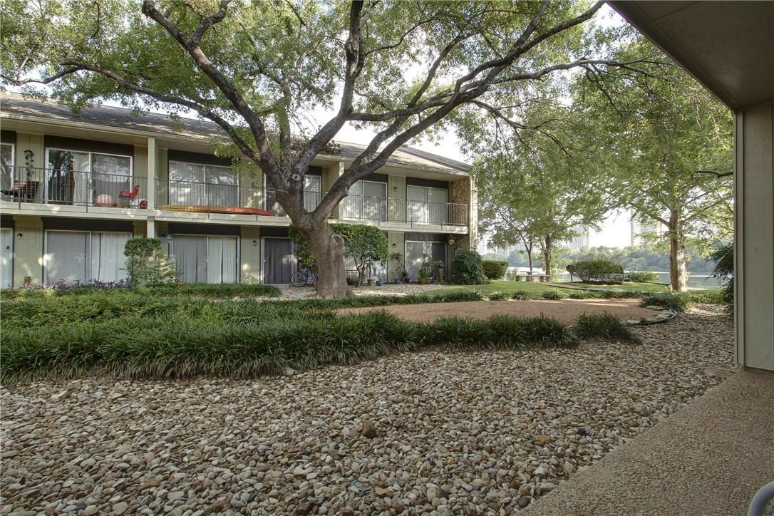 500 E Riverside DR # 136