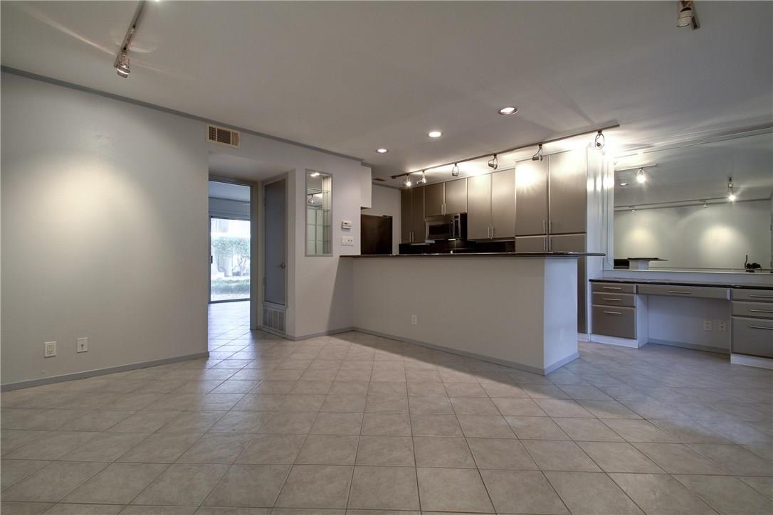 500 E Riverside DR # 136