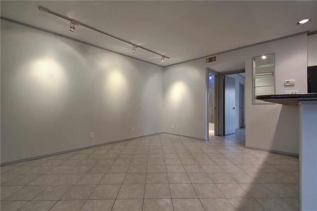 500 E Riverside DR # 136