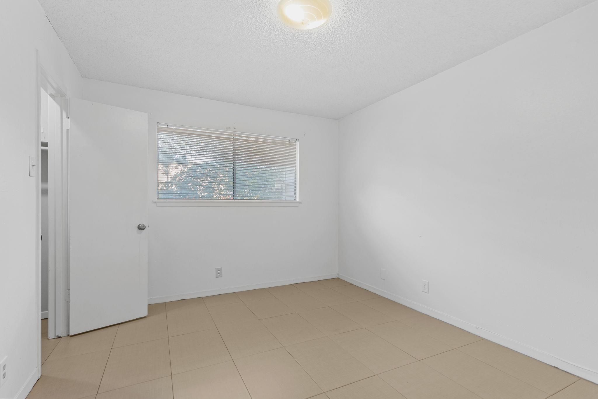 1907 Fairlawn LN # 1