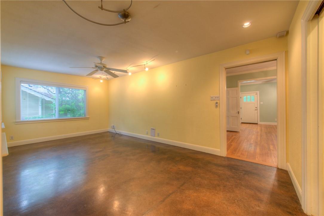 720 Sparks Ave