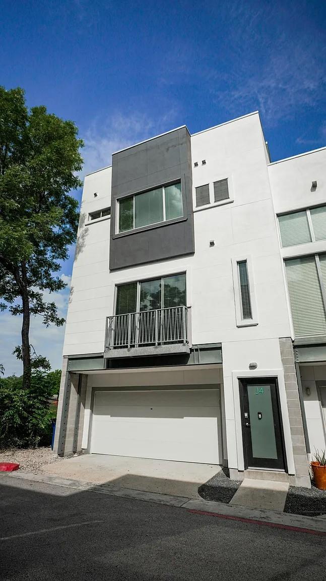 4801 S Congress Ave # J4
